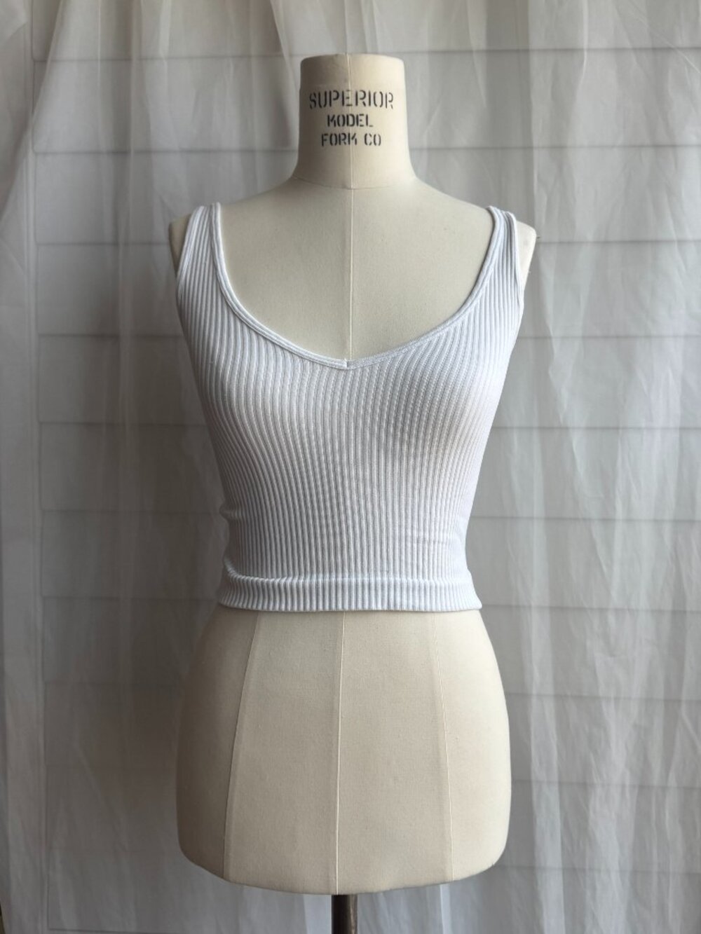ribbed v-neck tank top